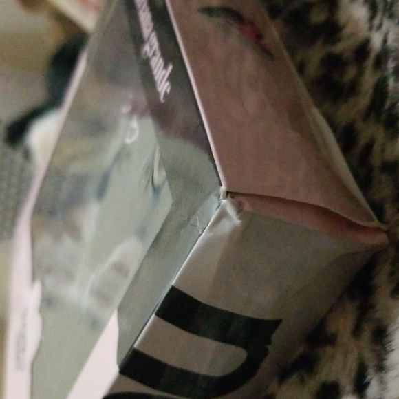 ARIANA GRANDE COZY ARM WARMERS - Picture 3 of 3